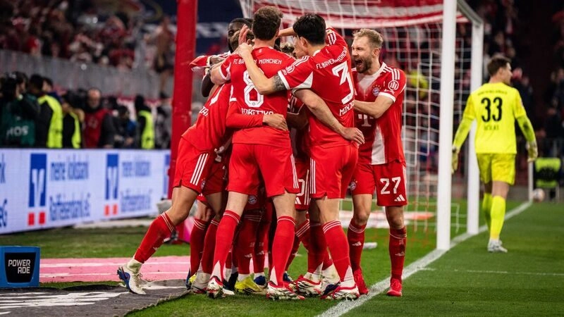 Bayern Munich vs Monchengladbach - Hùm Xám thị uy sức mạnh